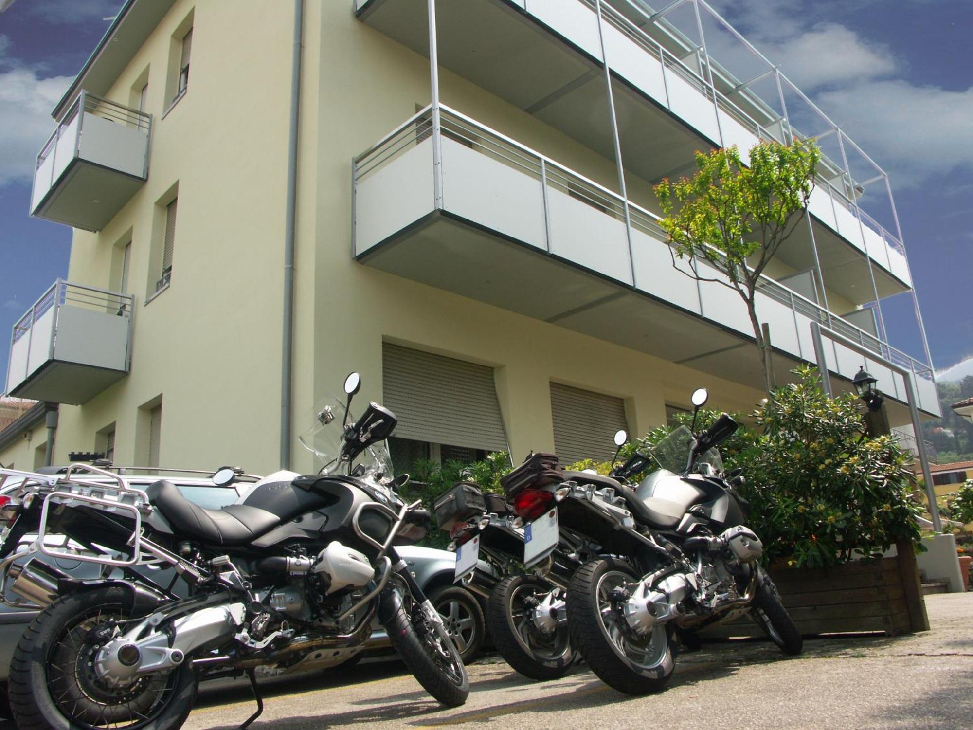 Hotel Villa Clara Торболе Экстерьер фото