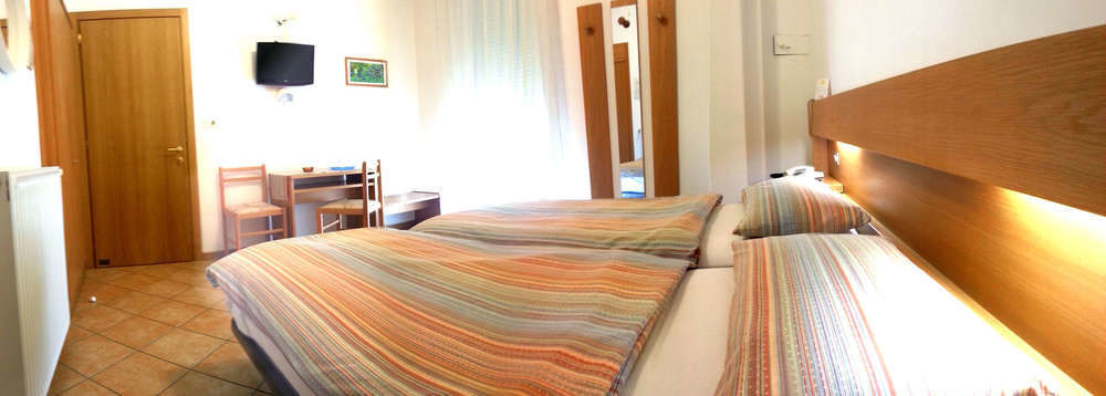 Hotel Villa Clara Торболе Экстерьер фото