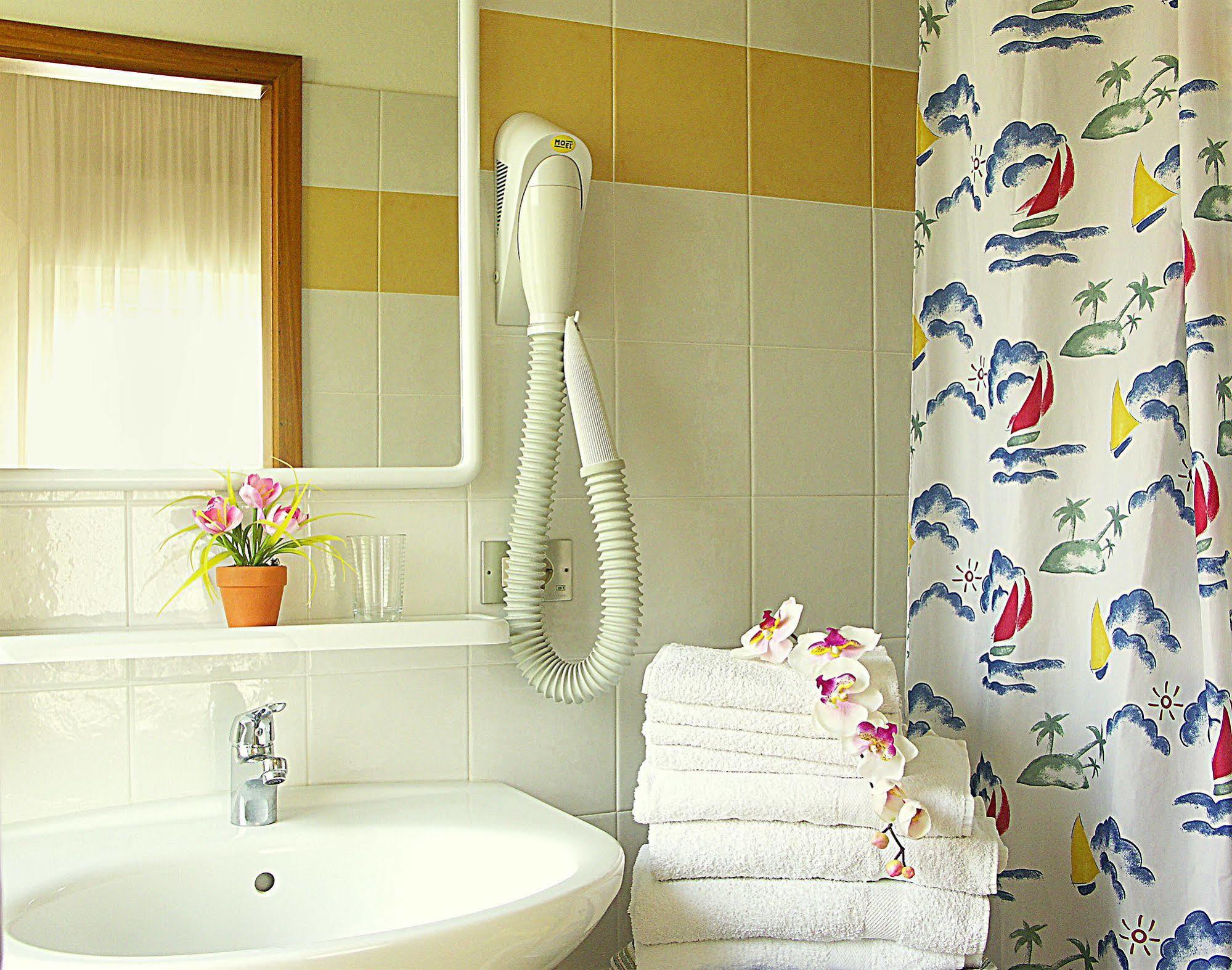 Hotel Villa Clara Торболе Экстерьер фото