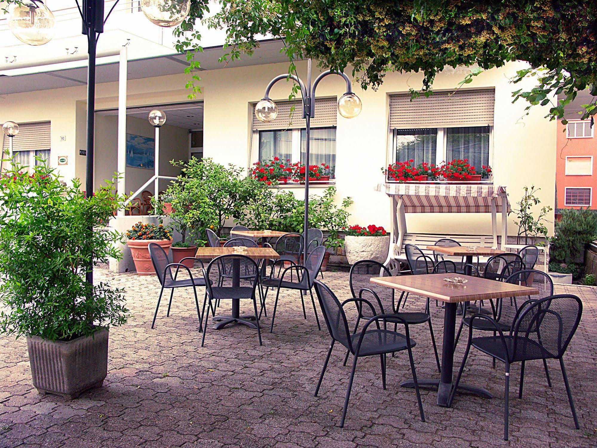 Hotel Villa Clara Торболе Экстерьер фото