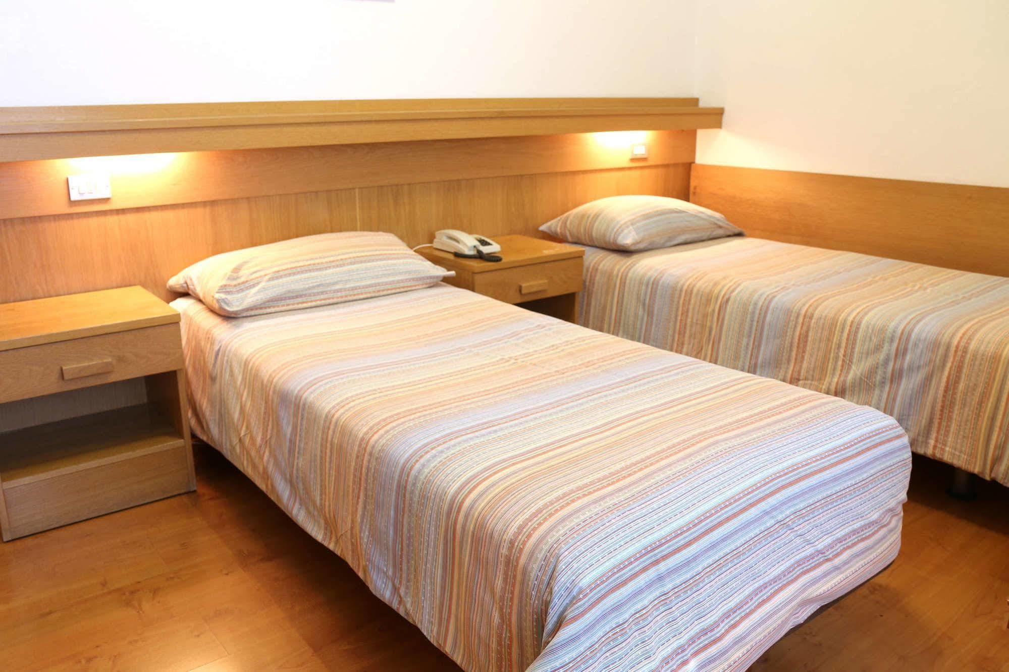 Hotel Villa Clara Торболе Экстерьер фото