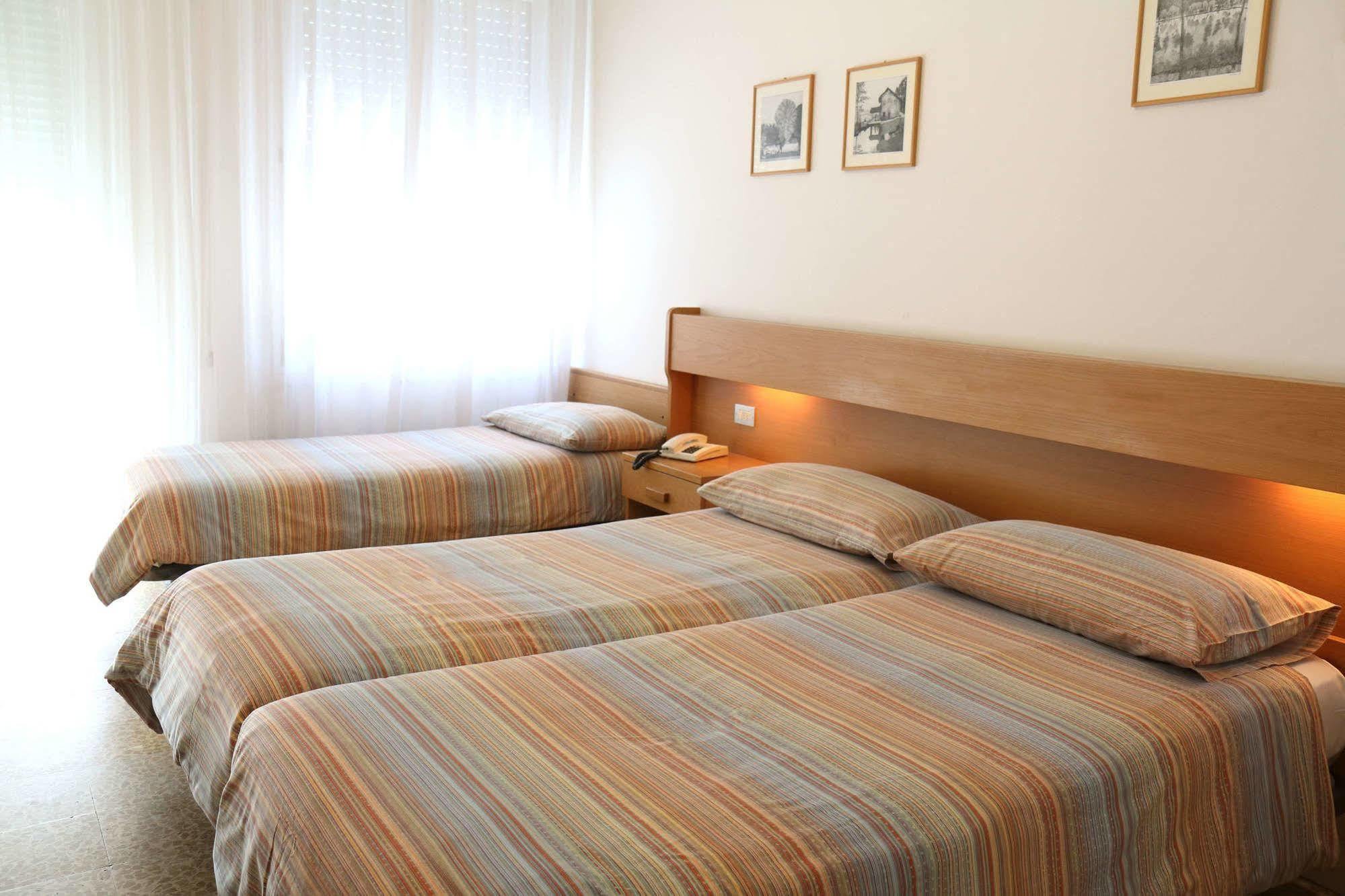 Hotel Villa Clara Торболе Экстерьер фото